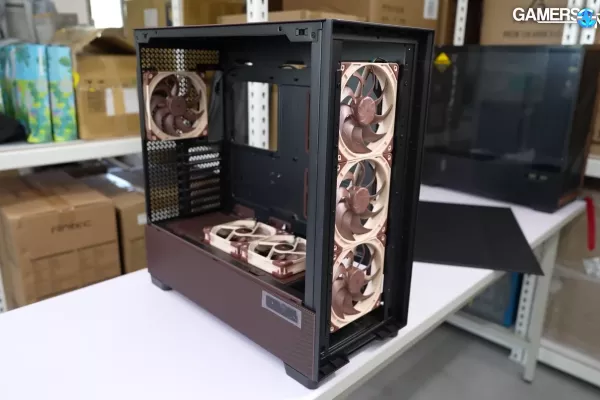 Noctua Case x Antec Flux Pro, New Antec 900